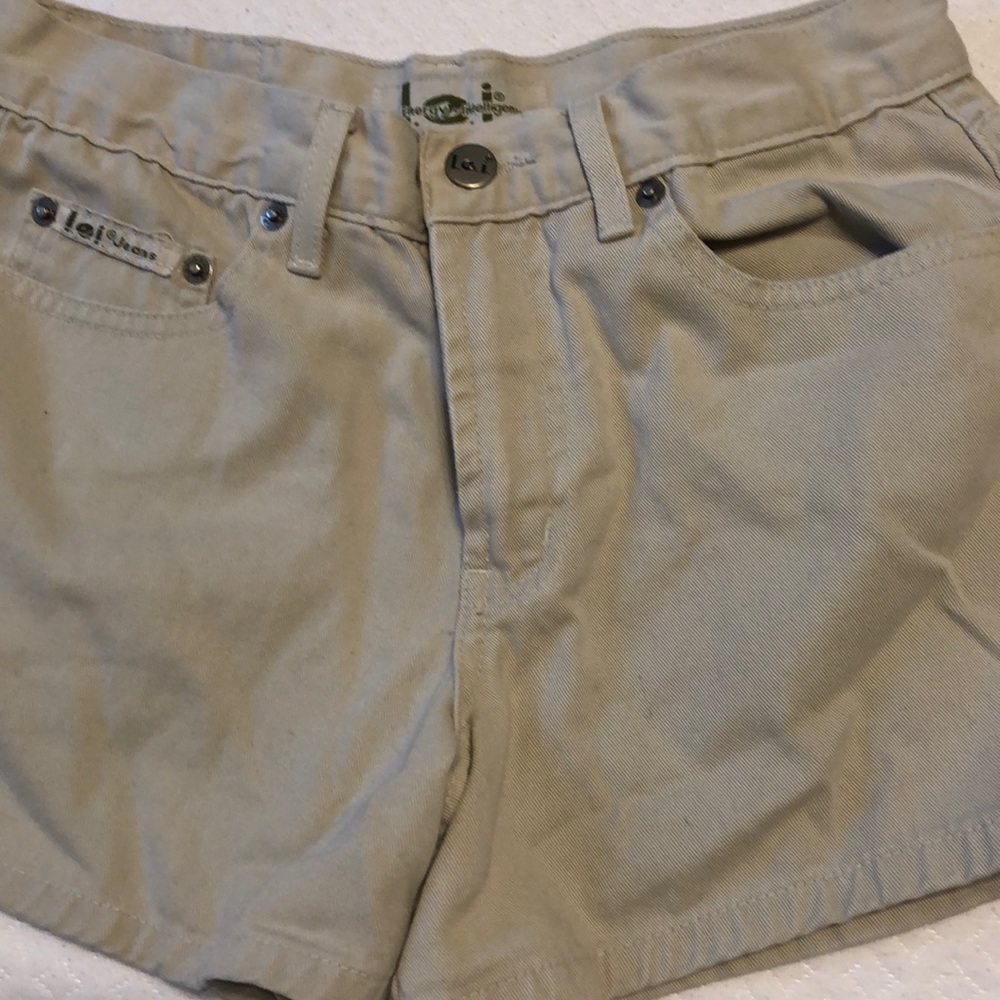 Shorts - Picture 5 of 6
